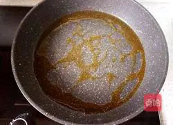 Illustration of how to make fried eggs with chives 5