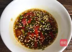 Illustration of how to make steamed hot and sour potato shreds 10