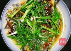 Illustration of how to make scallion oil fish 7