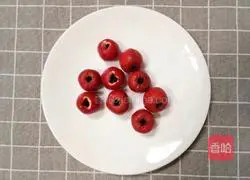 Illustration of how to make hawthorn braised pork 2