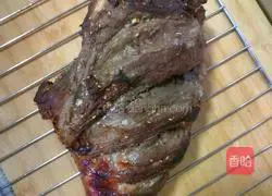 Illustration of how to make raw roasted lamb leg 6