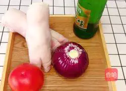 Lazy version of pig's trotters made without a drop of oil or water Illustration of how to stew soybeans 1