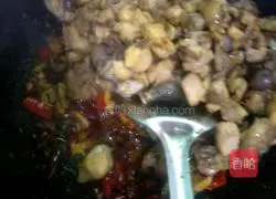 Illustration of how to make dry pot chicken 9