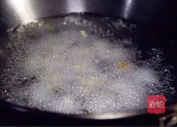 Pineapple Sweet and Sour Pork Recipe Illustration 7