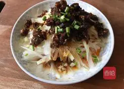 Illustration of how to make mushroom sauce mixed with shredded radish 8