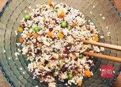 Illustration of how to make glutinous rice eggs 5