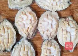 Illustration of how to make steamed abalone with garlic vermicelli 2