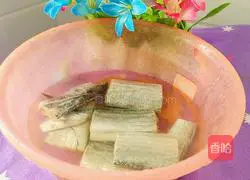 Illustration of braised tofu and hairtail fish 2