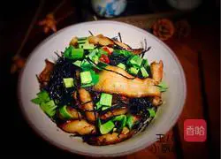 Illustration of how to steam bacon with walnut flowers 11