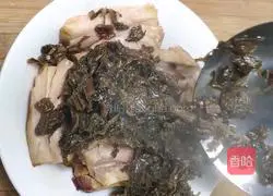 Illustration of how to make pork with pickles and vegetables 9