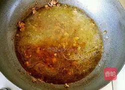 Illustration of how to make meat vermicelli 7