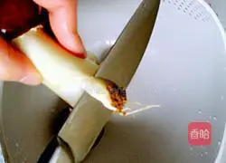 Butter-fried matsutake#New Year's Eve dinner recipe illustration 2