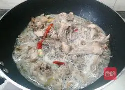 Illustration of how to make beer duck 7