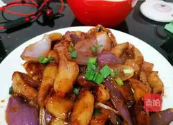 Illustration of how to make fried pork strips with onions 7