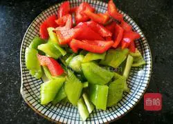 Illustration of how to make fried pork with pepper 2