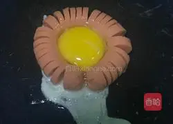 Illustration of how to make sunflower omelette 6