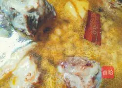 Soybean stewed pork ribs recipe 9