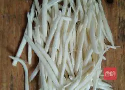 Illustration of how to make fried shredded pork with wild rice 1