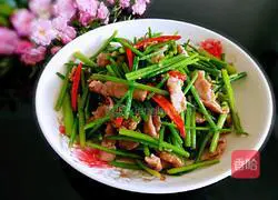 Illustration of how to make fried shredded pork with celery 21