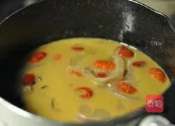 Illustration of how to make spicy crayfish tails 4