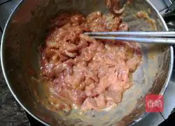 Illustration of how to stir-fry bitter melon with sliced meat 4