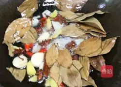 Illustration of how to make spicy beer lobster 6