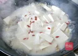 Illustration of how to make crucian carp stewed with tofu 8