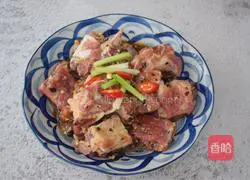 Illustration of how to make steamed pork ribs with black bean sauce 5