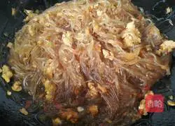 Ants Climbing a Tree Illustration 7