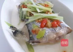 Illustration of how to steam hairtail with chopped pepper 7