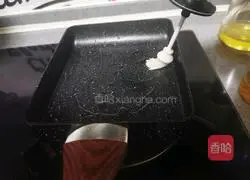 Illustration of how to make Tamagoyaki Bento with Green Pepper and Shredded Pork 9