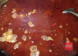 Illustration of how to make pork ribs in red soup 3