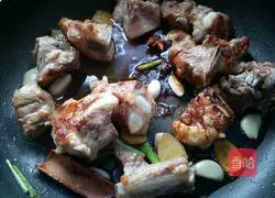 Illustration of Braised Pork Ribs and Stewed Potatoes 14