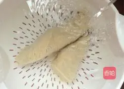 Illustration of how to make sweet and sour water gluten 1