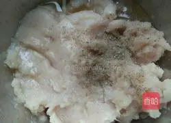 Illustration of how to make fish ball soup 8