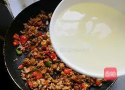 Illustration of how to make minced meat noodles 10