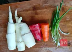 Illustration of how to make stir-fried shredded pork with wild rice edamame 1