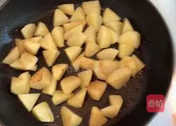 Illustration of how to make pan-fried cumin potatoes 3
