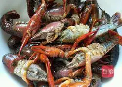 Illustration of how to make garlic crayfish 3