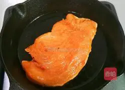  Illustration of how to make pan-fried sweet chicken breasts with French salad dressing 6