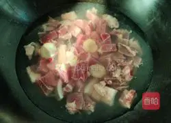 Illustration of how to make carrot stewed beef brisket 2