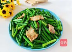 Garlic Illustration of how to make stir-fried pork 5