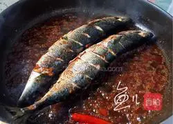Illustration of braised mackerel recipe 14