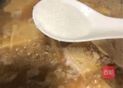 Illustration of how to make seafood meat and frozen tofu 18