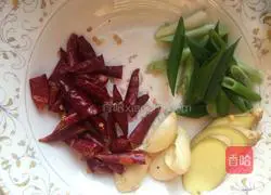 Illustration of how to make mushroom and chicken nuggets 4