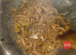 Illustration of how to make fried tripe with pepper 4