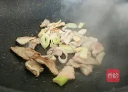 Illustration of how to make fried pork with pepper 3