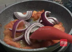 Illustration of how to make tomato dragon fish 5