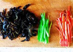 Illustration of how to make fish-flavored shredded pork 7