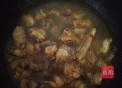 Illustration of how to make potato braised chicken 9